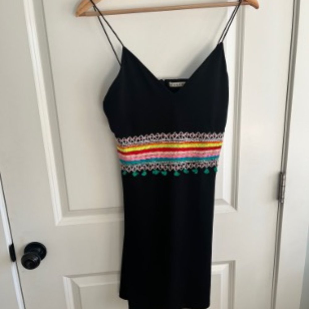 Alice & Olivia Loralee Embroidered Open-Back Fitted Dress - Picture 2 of 5